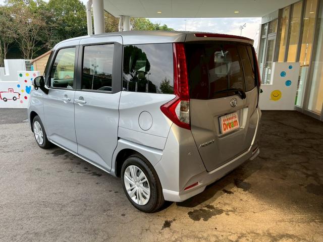 ルーミー G 純正ナビ バックカメラ Bluetooth接続 両側電動スライドドア 衝突被害軽減ブレーキ パーキングセンサー ステアリングスイッチ 前席シートヒーター シートバックテーブル USB充電 スマートキー(13枚目)