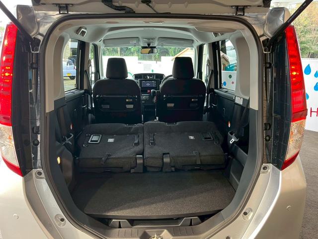 ルーミー G 純正ナビ バックカメラ Bluetooth接続 両側電動スライドドア 衝突被害軽減ブレーキ パーキングセンサー ステアリングスイッチ 前席シートヒーター シートバックテーブル USB充電 スマートキー(17枚目)