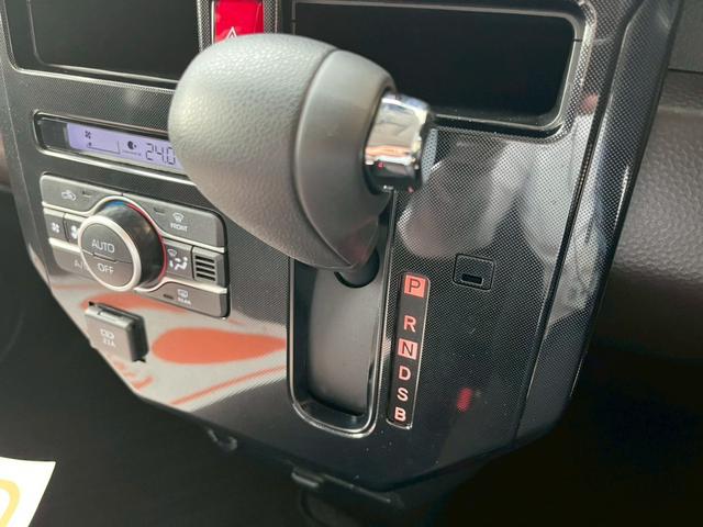 ルーミー G 純正ナビ バックカメラ Bluetooth接続 両側電動スライドドア 衝突被害軽減ブレーキ パーキングセンサー ステアリングスイッチ 前席シートヒーター シートバックテーブル USB充電 スマートキー(41枚目)