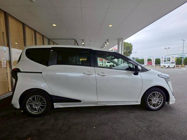 シエンタ G 純正ナビ バックカメラ Bluetooth接続 両側電動スライドドア アルミホイール 衝突被害軽減ブレーキ レーンキープアシスト スマートキー アイドリングストップ 横滑り防止機能 フォグライト(11枚目)