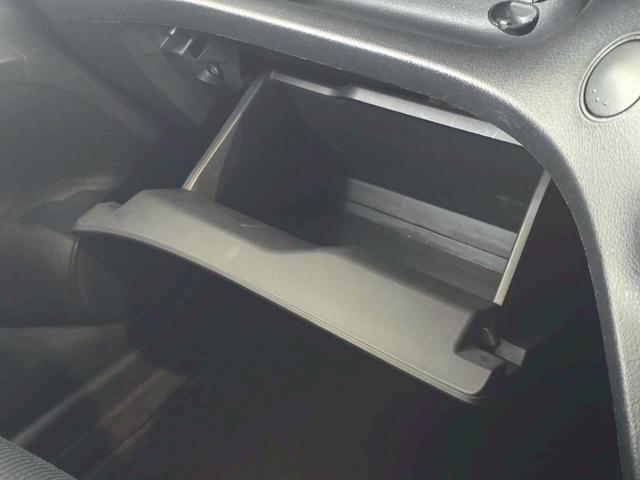 シエンタ G 純正ナビ バックカメラ Bluetooth接続 両側電動スライドドア アルミホイール 衝突被害軽減ブレーキ レーンキープアシスト スマートキー アイドリングストップ 横滑り防止機能 フォグライト(47枚目)