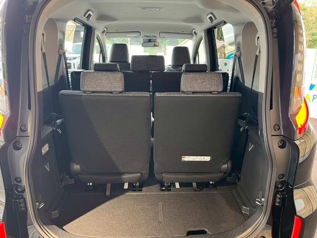 シエンタ ハイブリッドＺ　フルフラットシート　エアバック　キーレスエントリー　イモビライザー　ナビ　バックモニター　ＬＥＤヘッドライト　横滑り防止　スマートキー　ＵＳＢ（16枚目）