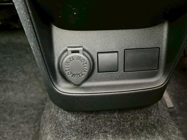 シエンタ ハイブリッドＺ　フルフラットシート　エアバック　キーレスエントリー　イモビライザー　ナビ　バックモニター　ＬＥＤヘッドライト　横滑り防止　スマートキー　ＵＳＢ（45枚目）