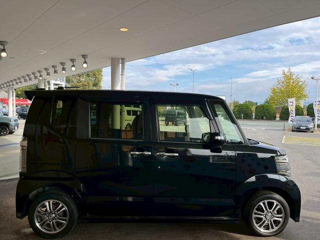 Ｎ－ＢＯＸカスタム Ｇ・Ｌパッケージ　アイドリングストップ車　ナビ・ＴＶ　フルフラットシート　スマキ－　フロントベンチシート　パワーウィンドウ　盗難防止システム　オートエアコン　パワステ　キーレスエントリー　ワンセグ　両席エアバック（13枚目）