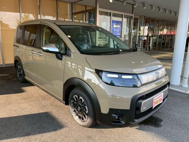 フリード クロスター クリアランスソナー オートクルーズコントロール レーンアシスト 衝突被害軽減システム 両側電動スライドドア オートライト LEDヘッドランプ スマートキー 電動格納ミラー シートヒーター 3列シート(17枚目)