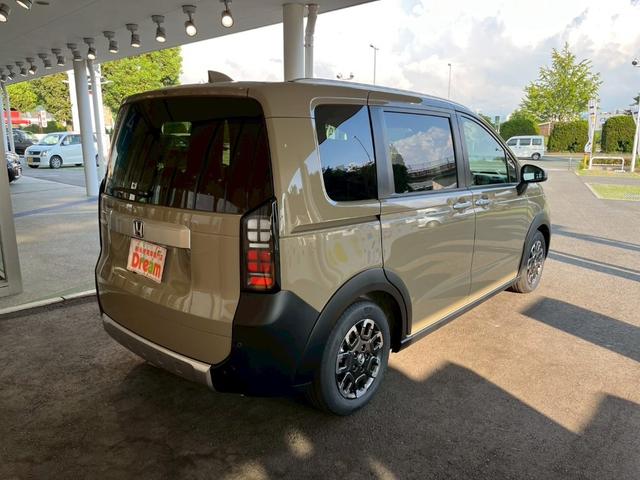 フリード クロスター クリアランスソナー オートクルーズコントロール レーンアシスト 衝突被害軽減システム 両側電動スライドドア オートライト LEDヘッドランプ スマートキー 電動格納ミラー シートヒーター 3列シート(19枚目)