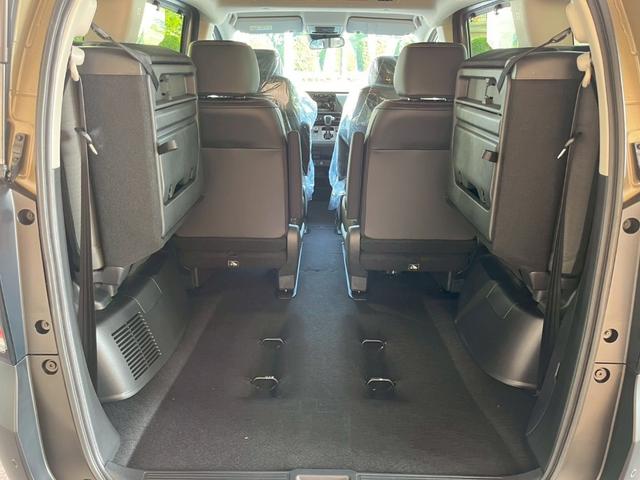 フリード クロスター クリアランスソナー オートクルーズコントロール レーンアシスト 衝突被害軽減システム 両側電動スライドドア オートライト LEDヘッドランプ スマートキー 電動格納ミラー シートヒーター 3列シート(23枚目)