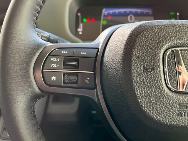 フリード クロスター クリアランスソナー オートクルーズコントロール レーンアシスト 衝突被害軽減システム 両側電動スライドドア オートライト LEDヘッドランプ スマートキー 電動格納ミラー シートヒーター 3列シート(28枚目)