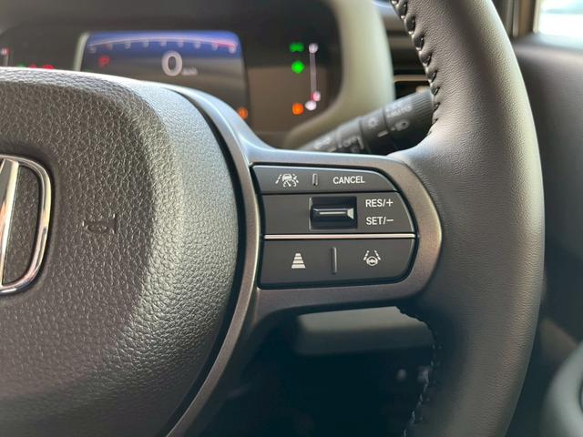 フリード クロスター クリアランスソナー オートクルーズコントロール レーンアシスト 衝突被害軽減システム 両側電動スライドドア オートライト LEDヘッドランプ スマートキー 電動格納ミラー シートヒーター 3列シート(29枚目)