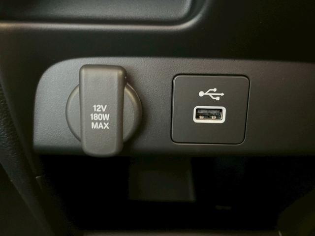 フリード クロスター クリアランスソナー オートクルーズコントロール レーンアシスト 衝突被害軽減システム 両側電動スライドドア オートライト LEDヘッドランプ スマートキー 電動格納ミラー シートヒーター 3列シート(35枚目)