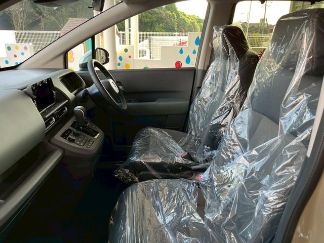 フリード クロスター クリアランスソナー オートクルーズコントロール レーンアシスト 衝突被害軽減システム 両側電動スライドドア オートライト LEDヘッドランプ スマートキー 電動格納ミラー シートヒーター 3列シート(40枚目)