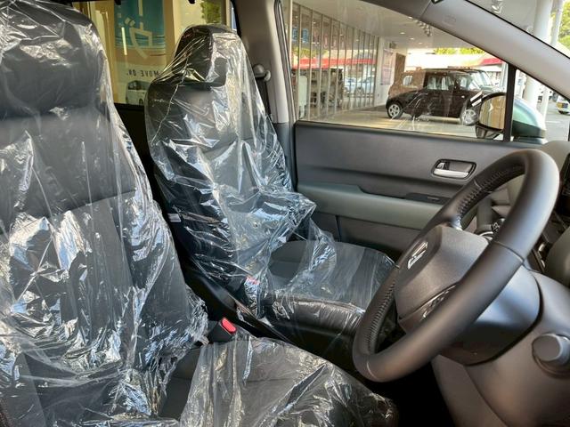 フリード クロスター クリアランスソナー オートクルーズコントロール レーンアシスト 衝突被害軽減システム 両側電動スライドドア オートライト LEDヘッドランプ スマートキー 電動格納ミラー シートヒーター 3列シート(41枚目)