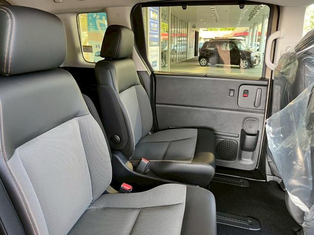 フリード クロスター クリアランスソナー オートクルーズコントロール レーンアシスト 衝突被害軽減システム 両側電動スライドドア オートライト LEDヘッドランプ スマートキー 電動格納ミラー シートヒーター 3列シート(42枚目)