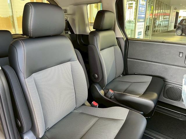 フリード クロスター クリアランスソナー オートクルーズコントロール レーンアシスト 衝突被害軽減システム 両側電動スライドドア オートライト LEDヘッドランプ スマートキー 電動格納ミラー シートヒーター 3列シート(44枚目)