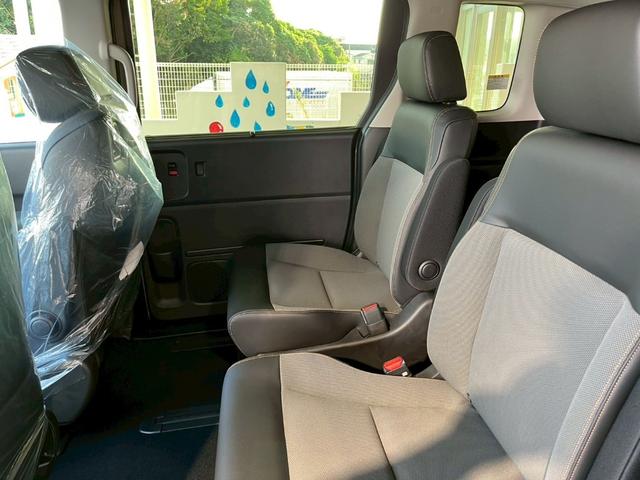 フリード クロスター クリアランスソナー オートクルーズコントロール レーンアシスト 衝突被害軽減システム 両側電動スライドドア オートライト LEDヘッドランプ スマートキー 電動格納ミラー シートヒーター 3列シート(45枚目)