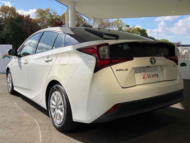 トヨタ プリウス 12枚目