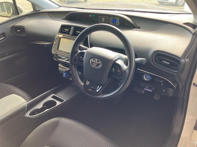 トヨタ プリウス 35枚目