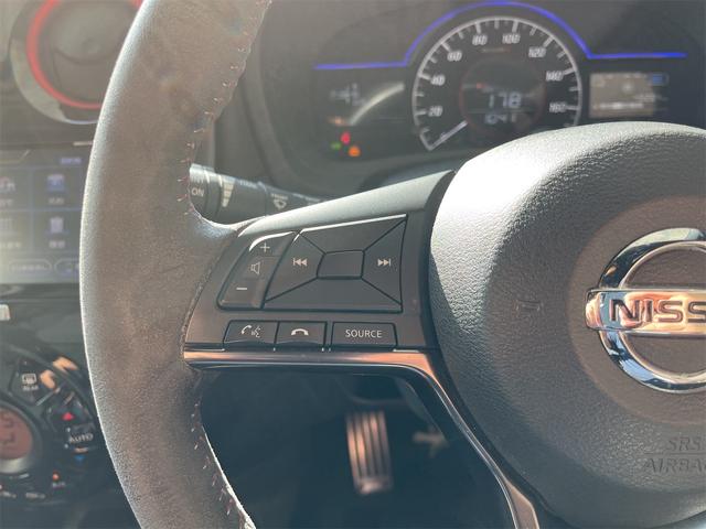 ノート e-パワーニスモ 全周囲カメラ ナビ TV クリアランスソナー 衝突被害軽減システム アルミホイール オートライト スマートキー AT CD DVD再生 ブルーレイ ミュージックプレイヤー接続可 エアコン(12枚目)