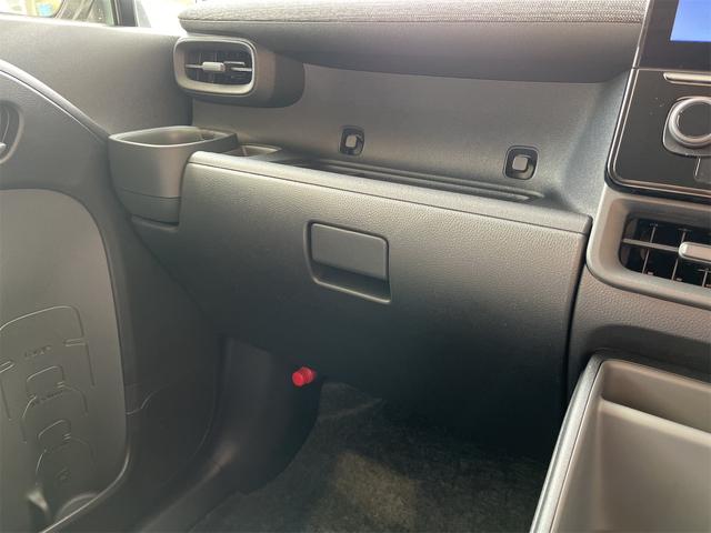 シエンタ ハイブリッドZ 全周囲カメラ TV クリアランスソナー オートクルーズコントロール レーンアシスト 衝突被害軽減システム 両側電動スライドドア オートマチックハイビーム オートライト LEDヘッドランプ スマートキー(44枚目)