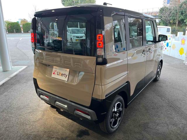 デリカミニ Ｇ　プレミアム　届出済未使用車　全周囲カメラ　両側電動スライドドア　クリアランスソナー　クルーズコントロール　レーンアシスト　衝突被害軽減システム　オートライト　スマートキー　アイドリングストップ　電動格納ミラー（13枚目）