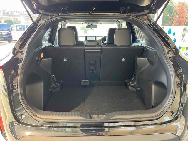 ヤリスクロス ハイブリッドＺ　純正ディスプレイオーディオ　全周囲カメラ　クリアランスソナー　クルーズコントロール　レーンアシスト　パワーシート　衝突被害軽減システム　オートマチックハイビーム　ＬＥＤヘッドランプ　アルミホイール（15枚目）