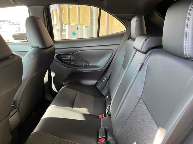 ヤリスクロス ハイブリッドＺ　純正ディスプレイオーディオ　全周囲カメラ　クリアランスソナー　クルーズコントロール　レーンアシスト　パワーシート　衝突被害軽減システム　オートマチックハイビーム　ＬＥＤヘッドランプ　アルミホイール（21枚目）