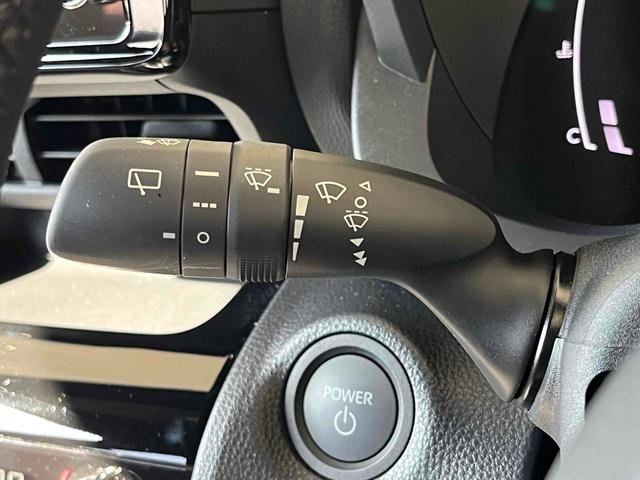 ヤリスクロス ハイブリッドＺ　純正ディスプレイオーディオ　全周囲カメラ　クリアランスソナー　クルーズコントロール　レーンアシスト　パワーシート　衝突被害軽減システム　オートマチックハイビーム　ＬＥＤヘッドランプ　アルミホイール（27枚目）