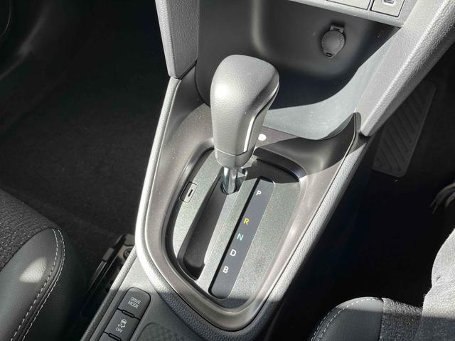 ヤリスクロス ハイブリッドＺ　純正ディスプレイオーディオ　全周囲カメラ　クリアランスソナー　クルーズコントロール　レーンアシスト　パワーシート　衝突被害軽減システム　オートマチックハイビーム　ＬＥＤヘッドランプ　アルミホイール（32枚目）