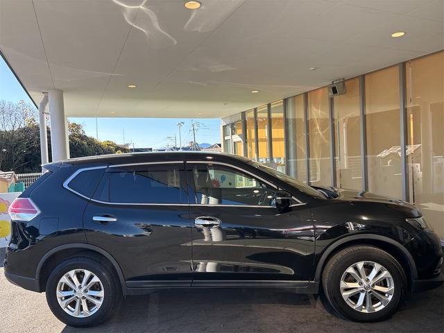 エクストレイル ２０Ｘ　エマージェンシーブレーキパッケージ　純正ナビ　バックカメラ　クリアランスソナー　衝突被害軽減システム　ＴＶ　オートライト　純正アルミホイール　スマートキー　アイドリングストップ　電動格納ミラー　シートヒーター　ＣＶＴ　盗難防止システム（10枚目）