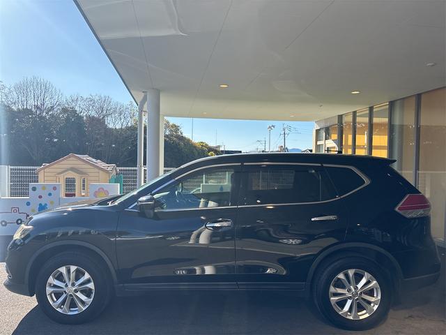 エクストレイル ２０Ｘ　エマージェンシーブレーキパッケージ　純正ナビ　バックカメラ　クリアランスソナー　衝突被害軽減システム　ＴＶ　オートライト　純正アルミホイール　スマートキー　アイドリングストップ　電動格納ミラー　シートヒーター　ＣＶＴ　盗難防止システム（11枚目）