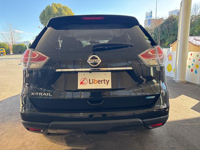 エクストレイル ２０Ｘ　エマージェンシーブレーキパッケージ　純正ナビ　バックカメラ　クリアランスソナー　衝突被害軽減システム　ＴＶ　オートライト　純正アルミホイール　スマートキー　アイドリングストップ　電動格納ミラー　シートヒーター　ＣＶＴ　盗難防止システム（13枚目）