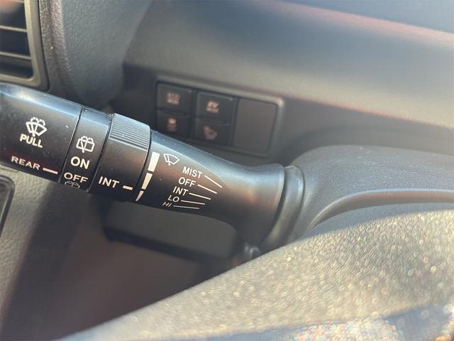 シエンタ ハイブリッドG クエロ 社外ナビ ETC バックカメラ 両側電動スライドドア TV レーンアシスト 衝突被害軽減システム オートマチックハイビーム オートライト LEDヘッドランプ スマートキー CVT(25枚目)