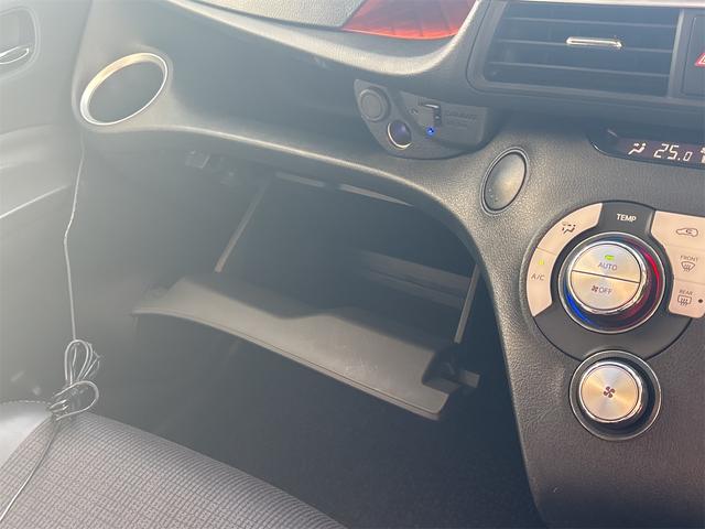 シエンタ ハイブリッドG クエロ 社外ナビ ETC バックカメラ 両側電動スライドドア TV レーンアシスト 衝突被害軽減システム オートマチックハイビーム オートライト LEDヘッドランプ スマートキー CVT(35枚目)