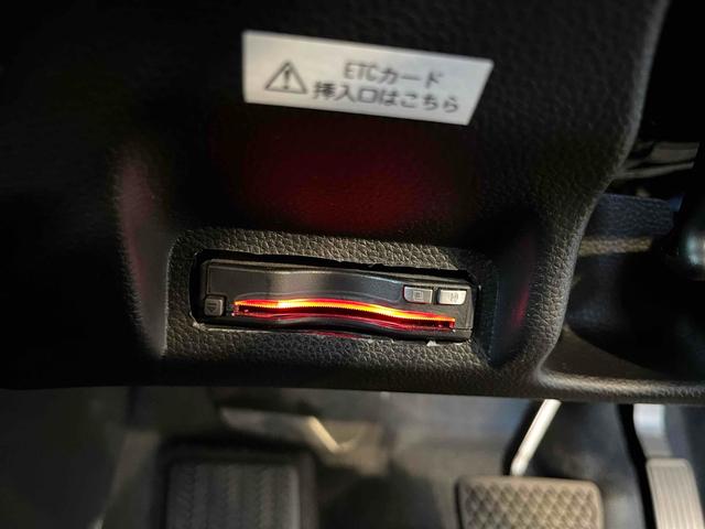 ヴェゼル ｅ：ＨＥＶ　Ｘ　社外ナビ　ＥＴＣ　バックカメラ　クリアランスソナー　オートクルーズコントロール　レーンアシスト　衝突被害軽減システム　ＴＶ　オートライト　ＬＥＤヘッドランプ　純正アルミホイール　スマートキー（7枚目）