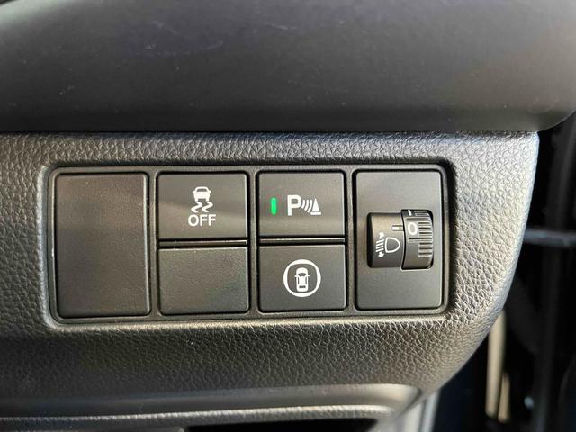 ヴェゼル ｅ：ＨＥＶ　Ｘ　社外ナビ　ＥＴＣ　バックカメラ　クリアランスソナー　オートクルーズコントロール　レーンアシスト　衝突被害軽減システム　ＴＶ　オートライト　ＬＥＤヘッドランプ　純正アルミホイール　スマートキー（27枚目）