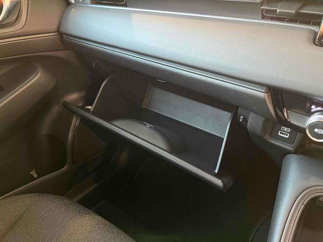 ヴェゼル ｅ：ＨＥＶ　Ｘ　社外ナビ　ＥＴＣ　バックカメラ　クリアランスソナー　オートクルーズコントロール　レーンアシスト　衝突被害軽減システム　ＴＶ　オートライト　ＬＥＤヘッドランプ　純正アルミホイール　スマートキー（30枚目）