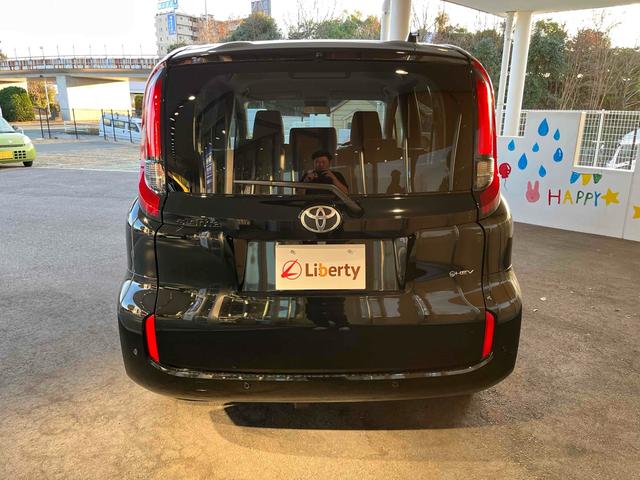 シエンタ ハイブリッドＸ　片側電動スライドドア　クリアランスソナー　オートクルーズコントロール　レーンアシスト　衝突被害軽減システム　オートマチックハイビーム　オートライト　ＬＥＤヘッドランプ　スマートキー　電動格納ミラー（11枚目）