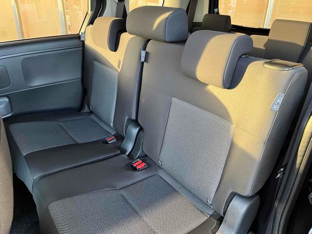 シエンタ ハイブリッドＸ　片側電動スライドドア　クリアランスソナー　オートクルーズコントロール　レーンアシスト　衝突被害軽減システム　オートマチックハイビーム　オートライト　ＬＥＤヘッドランプ　スマートキー　電動格納ミラー（29枚目）