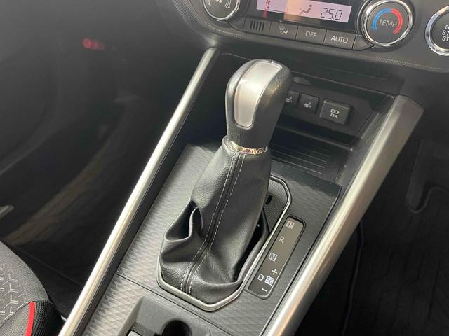 ライズ Ｚ　バックカメラ　クリアランスソナー　オートクルーズコントロール　衝突被害軽減システム　ナビ　ＴＶ　オートライト　ＬＥＤヘッドランプ　アルミホイール　スマートキー　アイドリングストップ（11枚目）