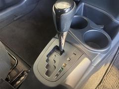 必ず使用するシフトレバー。確りと確認したいですね。 6