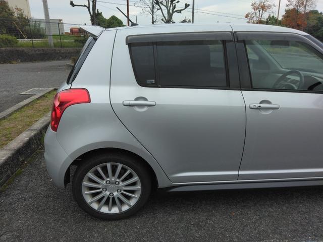 スイフト スポーツ　純正５速ＭＴ・ナビゲーション・ワンセグＴＶ・バックカメラ・ドライブレコーダー・ＨＩＤヘッドライト・フォグライト・純正アルミホイール・ＥＴＣ・純正スポーツシート・スマートキー・オートエアコン（11枚目）