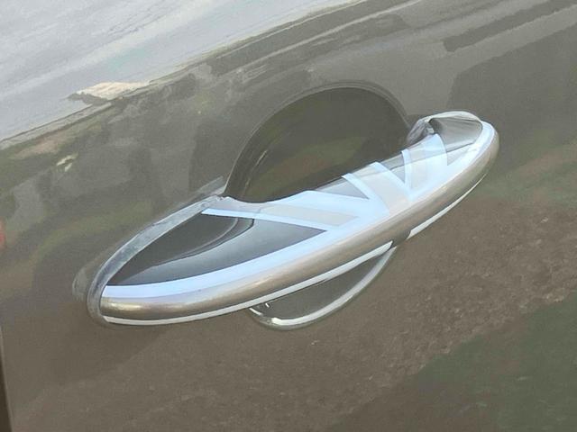 ＭＩＮＩ 　ＥＴＣ　バックカメラ　ナビ　ＴＶ　アルミホイール　キーレスエントリー　ＡＴ　盗難防止システム　ＡＢＳ　ＥＳＣ　ＣＤ　ＵＳＢ　ミュージックプレイヤー接続可　Ｂｌｕｅｔｏｏｔｈ　エアコン（26枚目）