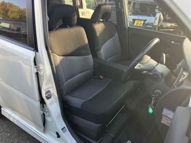 ムーヴ カスタム　ＲＳリミテッド　ＥＴＣ　ナビ　ＨＩＤ　キーレスエントリー　電動格納ミラー　ベンチシート　ＡＴ　ＡＢＳ　アルミホイール　衝突安全ボディ　エアコン　パワーステアリング　パワーウィンドウ（32枚目）