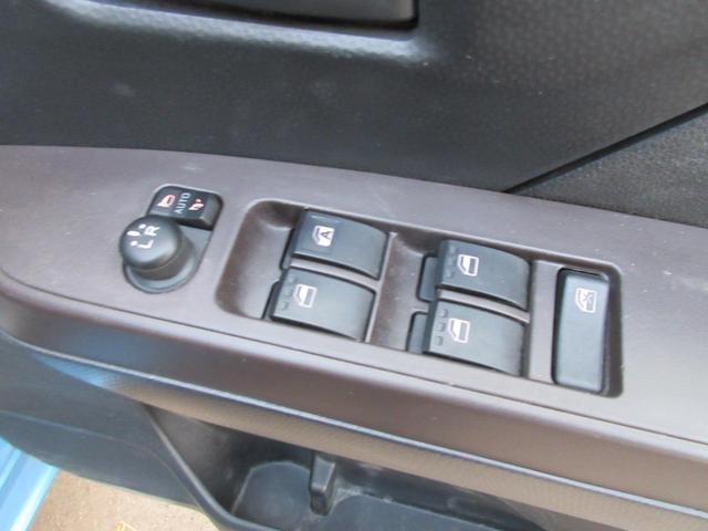 X S 電動スライドドア スマートアシストIII トヨタ純正ナビ CD Bluetooth ワンセグTV ビルトインETC バックカメラ コーナーセンサー 14インチタイヤ プッシュスタート(16枚目)