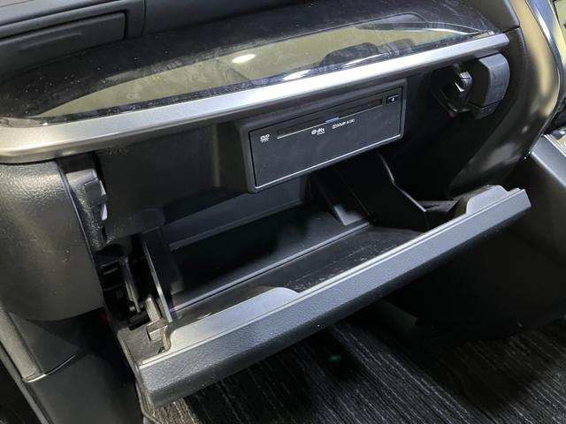 アルファード ２．５Ｓ　タイプゴールド　ＴＥＩＮ車高調　２０インチアルミホイール　後席モニター　ＣＤ／ＤＶＤデッキ　３眼ＬＥＤヘッドライト　ハーフレザーシート　バックモニター　両側電動スライドドア　ビルトインＥＴＣ　トヨタセーフティセンス（46枚目）