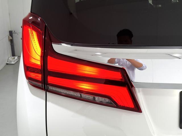 アルファード ２．５Ｓ　Ｃパッケージ　ツインムーンルーフ　後席フリップダウンモニター　デジタルインナーミラー　ブラインドスポットモニター　フルセグＴＶ　３眼ＬＥＤヘッドライト　トヨタセーフティセンス　ビルトインＥＴＣ　ＰＷバックドア（67枚目）