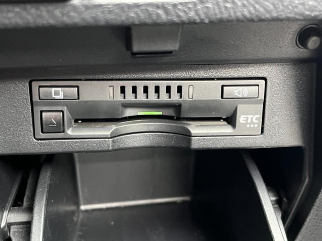 アルファード ２．５Ｓ　タイプゴールド　後席フリップダウンモニター　ＣＤ／ＤＶＤデッキ　トヨタセーフティセンス　３眼ＬＥＤヘッドライト　ＰＷバックドア　両側電動スライド　アダプティブクルーズコントロール　純正９型ＤＡ　バックカメラ（24枚目）