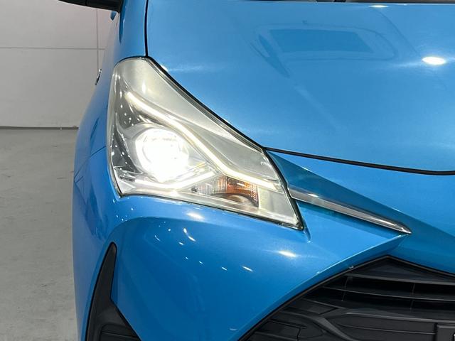 ヴィッツ ハイブリッドＦ　トヨタセーフティセンス　純正７型ナビ　ＬＥＤヘッドライト　ＣＤ　Ｂｌｕｅｔｏｏｔｈ　ＴＶ　バックモニター　プッシュスタート　ビルトインＥＴＣ　ＡＵＴＯライト　ステアリングスイッチ　アイドリングストップ（55枚目）