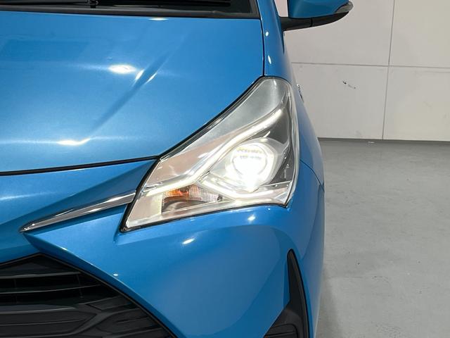 ヴィッツ ハイブリッドＦ　トヨタセーフティセンス　純正７型ナビ　ＬＥＤヘッドライト　ＣＤ　Ｂｌｕｅｔｏｏｔｈ　ＴＶ　バックモニター　プッシュスタート　ビルトインＥＴＣ　ＡＵＴＯライト　ステアリングスイッチ　アイドリングストップ（56枚目）