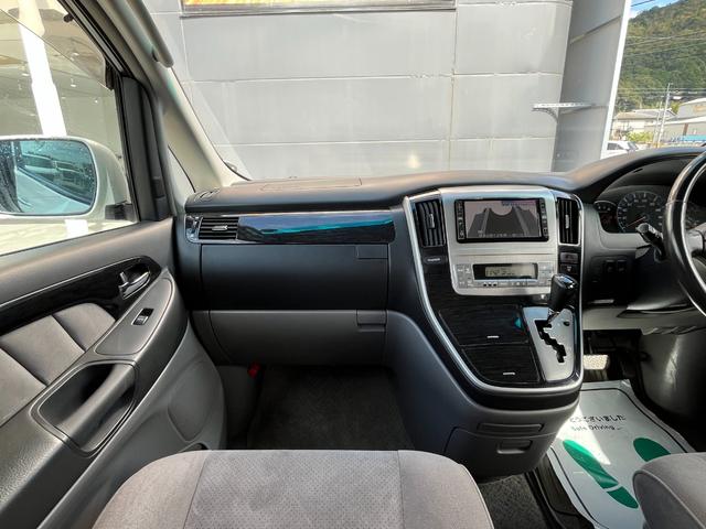 TOYOTA ALPHARD V AS PLATINUM SELECTION